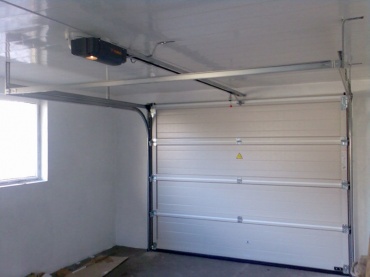 Подъемно секционные гаражные ворота